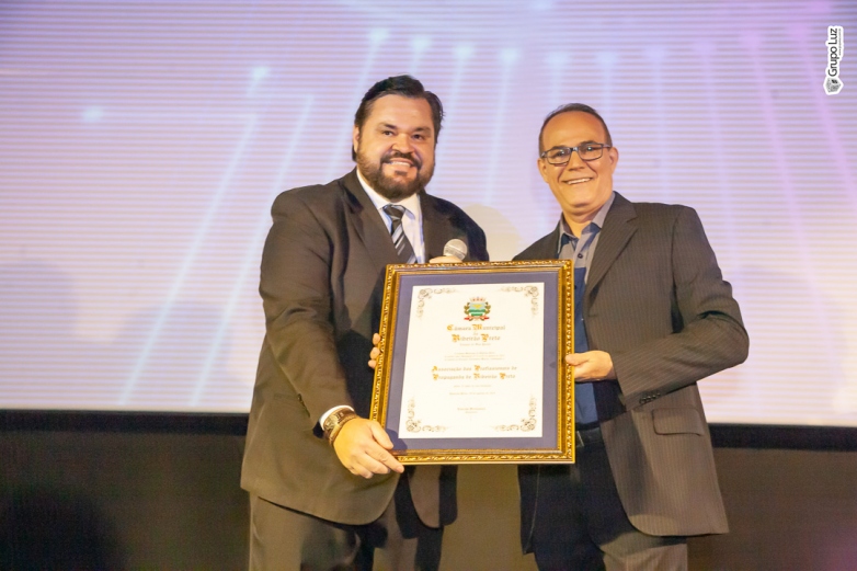 Câmara de Vereadores faz homenagem a APP Ribeirão pelos seus 35 anos de fundação